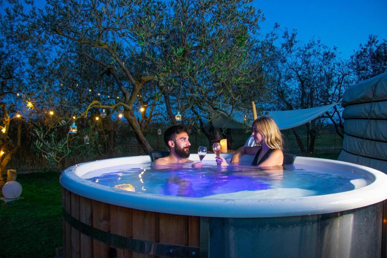 2 Cuori E 1 Yurta Glamping In Tuscany - Adults Only Asciano Eksteriør bilde